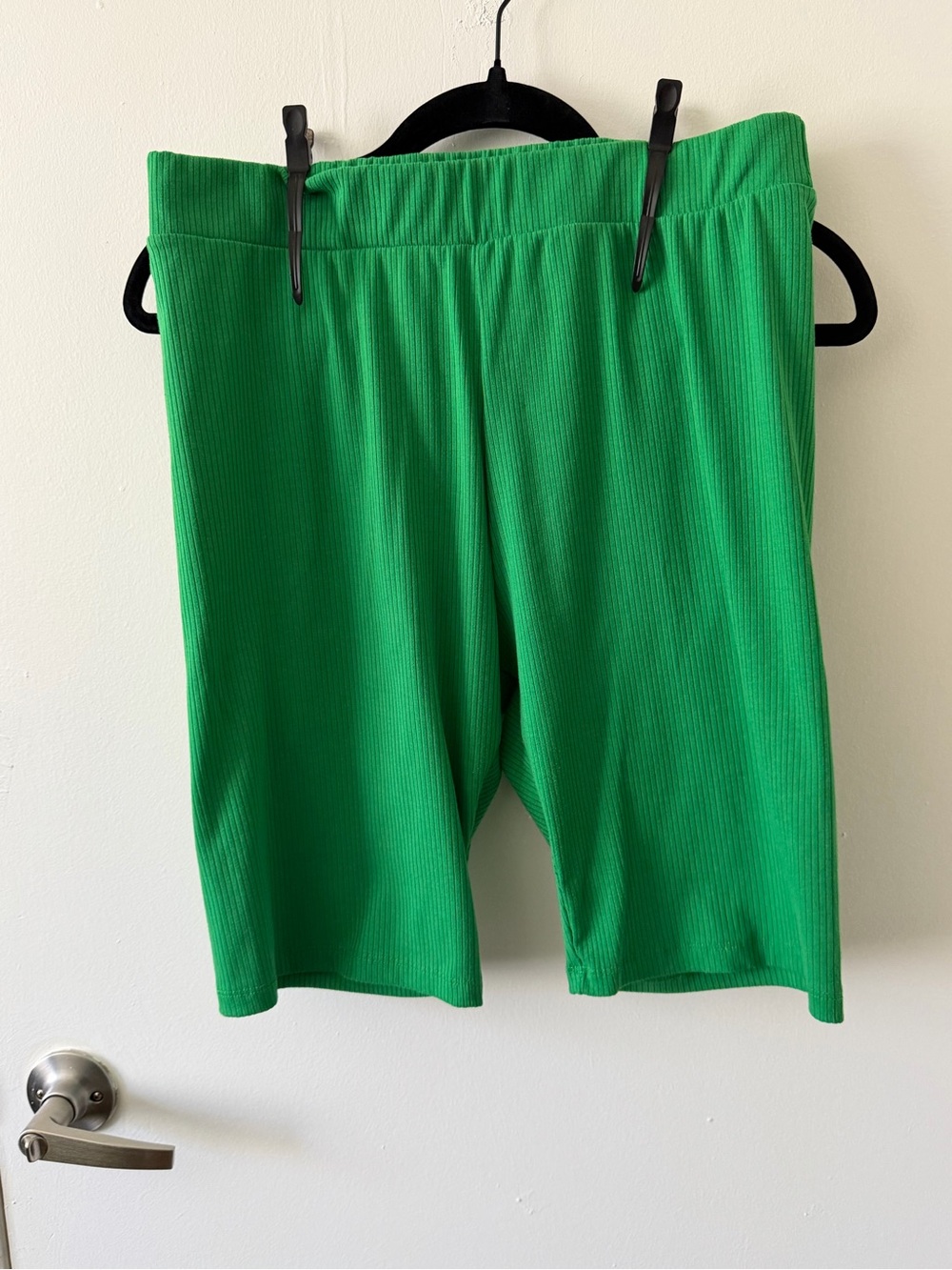 Dressed in LALA Lex Ribbed Shorts Playsuit True Green - XL - Picture 3 of 5